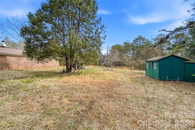 3335, 3319 E NC 10 Highway, Claremont, NC 28610