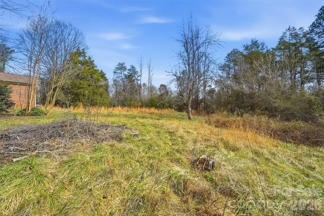 3335, 3319 E NC 10 Highway, Claremont, NC 28610