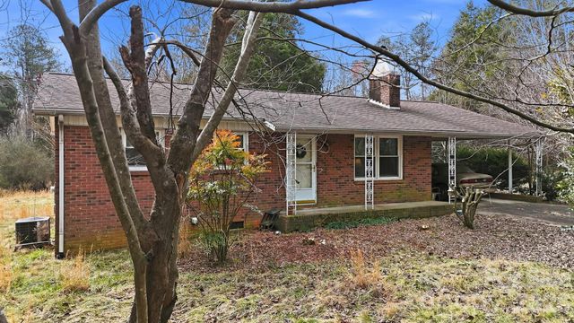 3335, 3319 E NC 10 Highway, Claremont, NC 28610