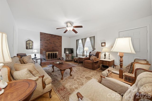 3335, 3319 E NC 10 Highway, Claremont, NC 28610