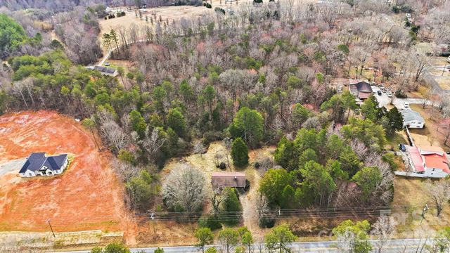 3335, 3319 E NC 10 Highway, Claremont, NC 28610