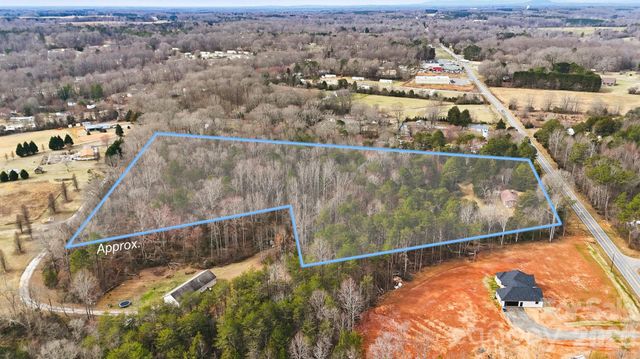 3335, 3319 E NC 10 Highway, Claremont, NC 28610