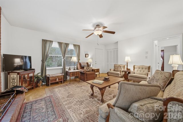 3335, 3319 E NC 10 Highway, Claremont, NC 28610