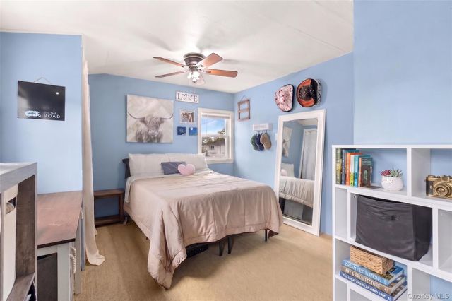 228 W Riviera Drive, Lindenhurst, NY 11757