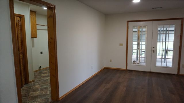 107 N Elm Springs Road, Springdale, AR 72762