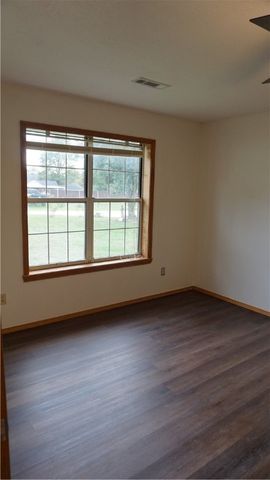 107 N Elm Springs Road, Springdale, AR 72762