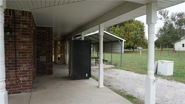 107 N Elm Springs Road, Springdale, AR 72762