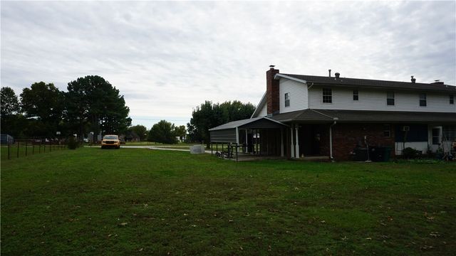 107 N Elm Springs Road, Springdale, AR 72762