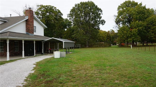 107 N Elm Springs Road, Springdale, AR 72762