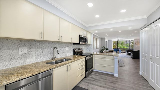 706 BAYPORT WAY 706, Longboat Key, FL 34228