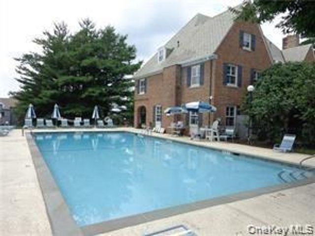 11 Hudson Pt Lane, Ossining, NY 10562