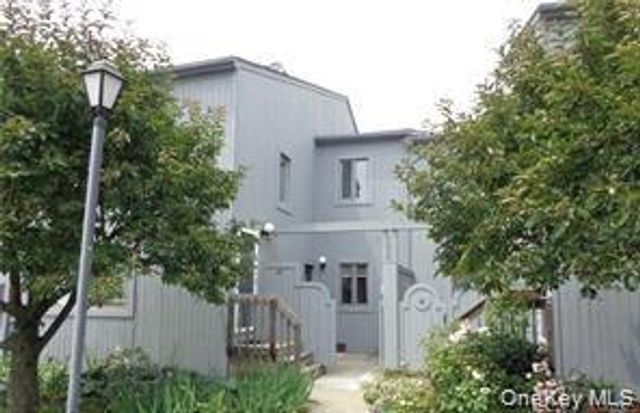 11 Hudson Pt Lane, Ossining, NY 10562