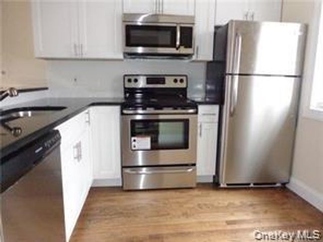 11 Hudson Pt Lane, Ossining, NY 10562