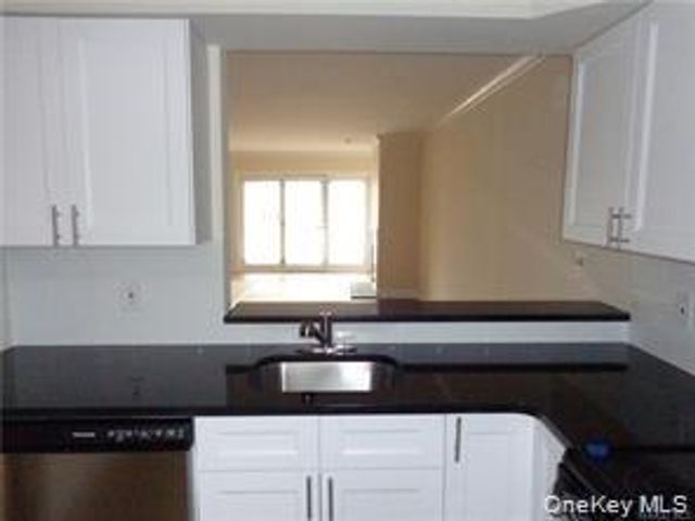 11 Hudson Pt Lane, Ossining, NY 10562