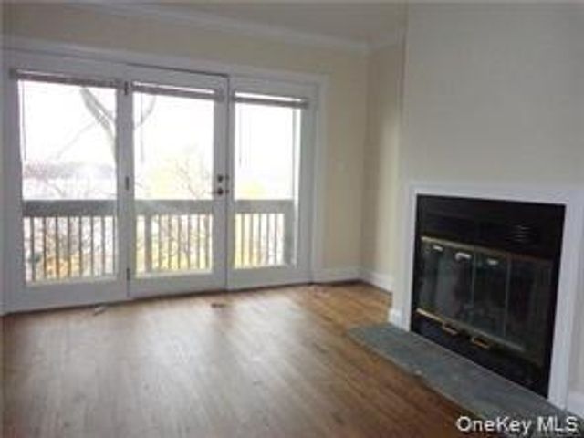 11 Hudson Pt Lane, Ossining, NY 10562