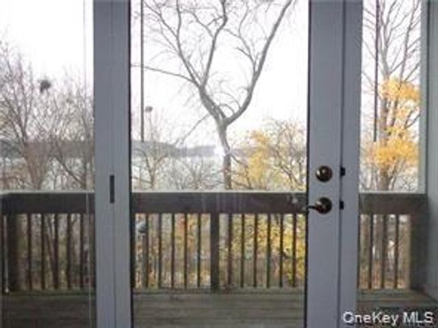 11 Hudson Pt Lane, Ossining, NY 10562