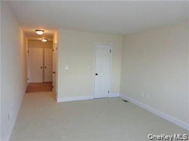 11 Hudson Pt Lane, Ossining, NY 10562
