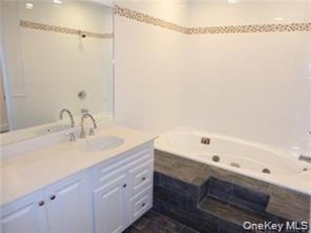 11 Hudson Pt Lane, Ossining, NY 10562