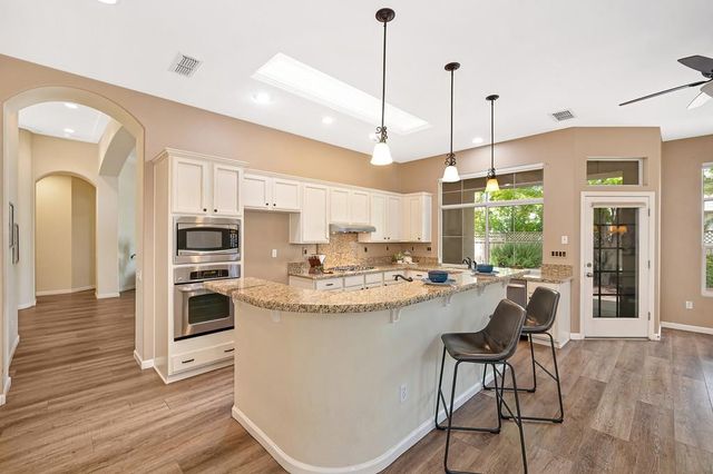 808 Dragonfly Ct, Roseville, CA 95747