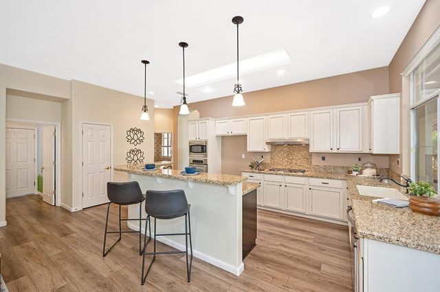 808 Dragonfly Ct, Roseville, CA 95747