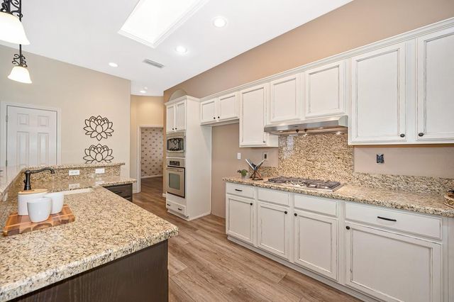 808 Dragonfly Ct, Roseville, CA 95747