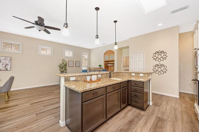 808 Dragonfly Ct, Roseville, CA 95747