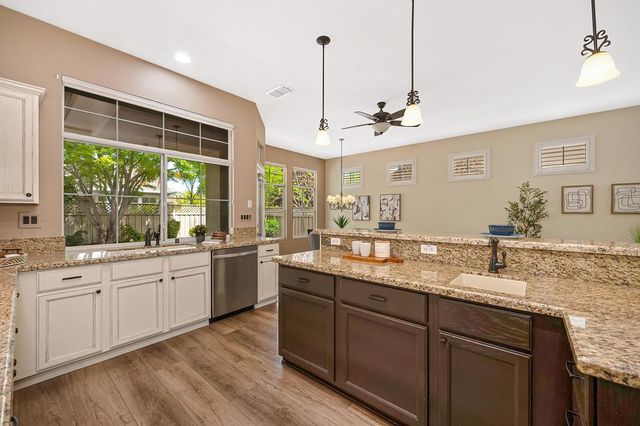 808 Dragonfly Ct, Roseville, CA 95747