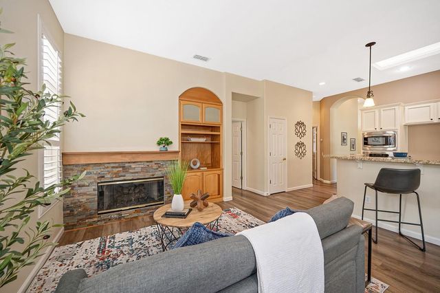 808 Dragonfly Ct, Roseville, CA 95747