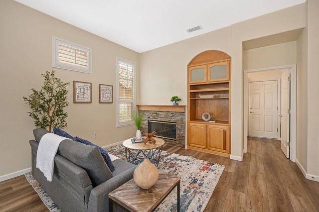 808 Dragonfly Ct, Roseville, CA 95747