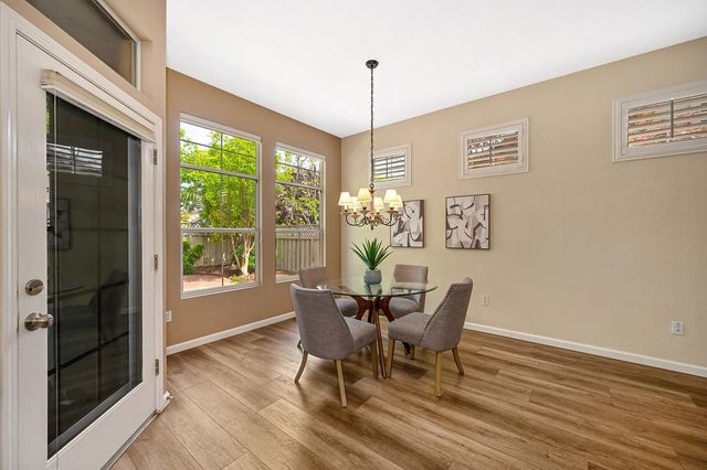 808 Dragonfly Ct, Roseville, CA 95747