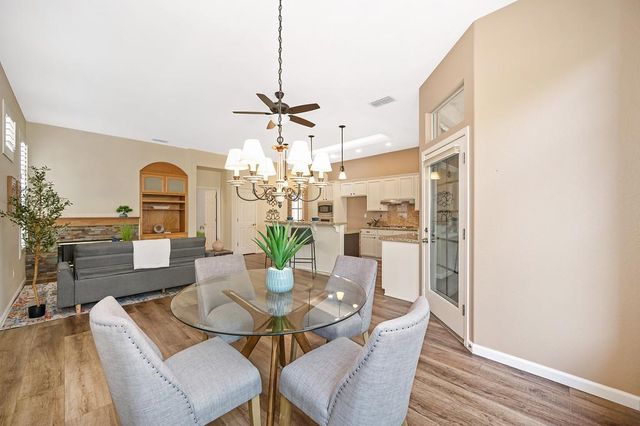 808 Dragonfly Ct, Roseville, CA 95747