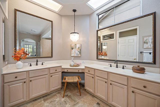 808 Dragonfly Ct, Roseville, CA 95747