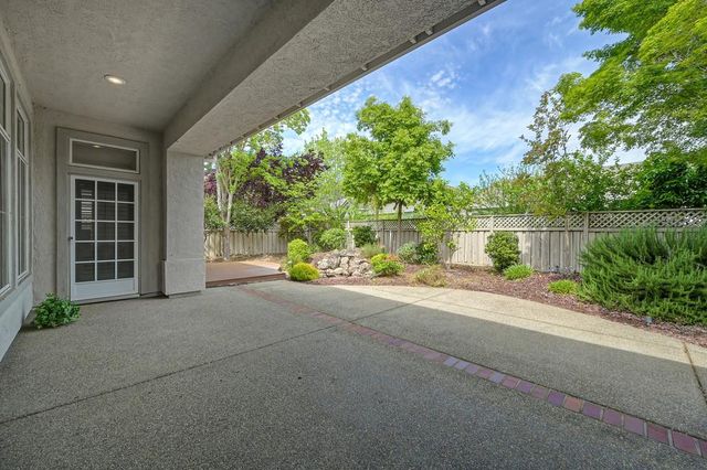 808 Dragonfly Ct, Roseville, CA 95747