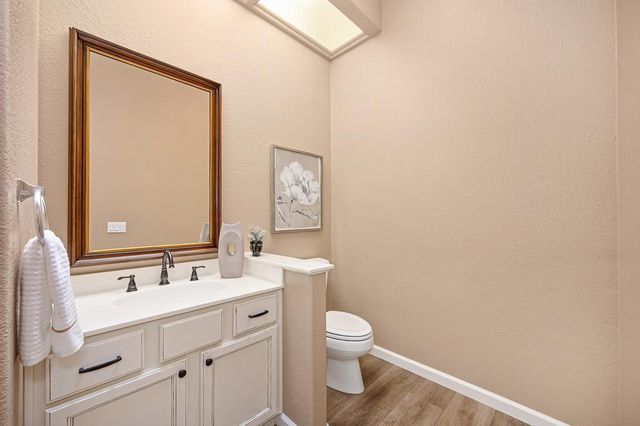 808 Dragonfly Ct, Roseville, CA 95747