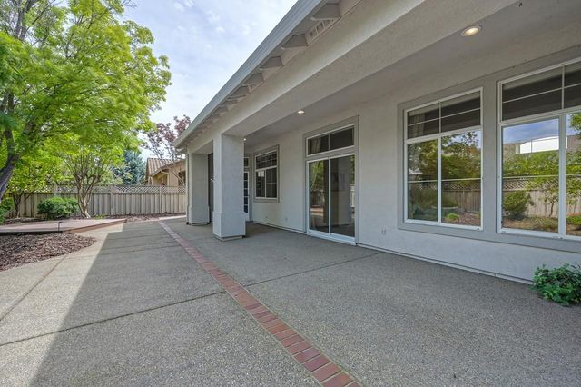 808 Dragonfly Ct, Roseville, CA 95747