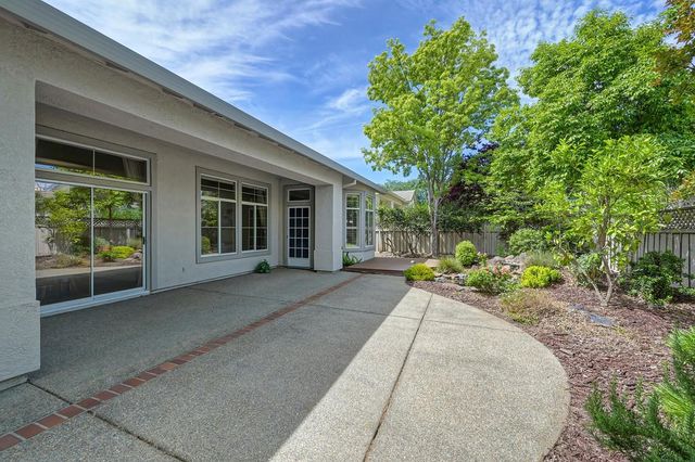 808 Dragonfly Ct, Roseville, CA 95747