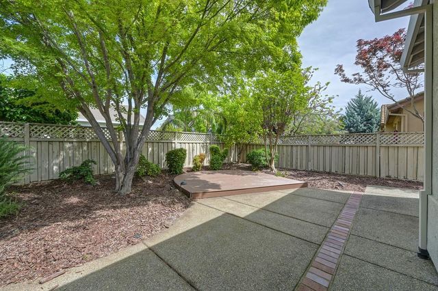 808 Dragonfly Ct, Roseville, CA 95747