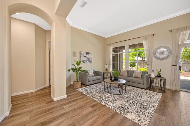 808 Dragonfly Ct, Roseville, CA 95747