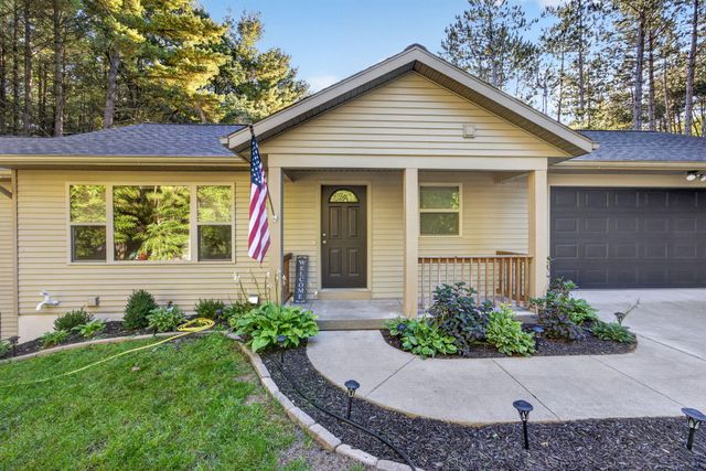 10807 Crawford Lake Trail, Cedar Springs, MI 49319
