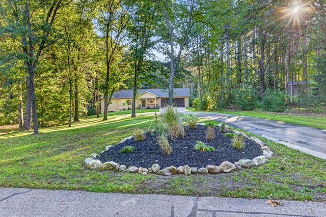 10807 Crawford Lake Trail, Cedar Springs, MI 49319