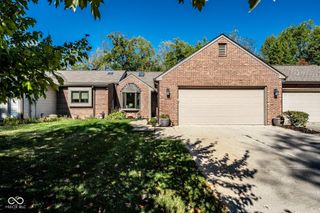 1726 Creekside Lane W, Carmel, IN 46032
