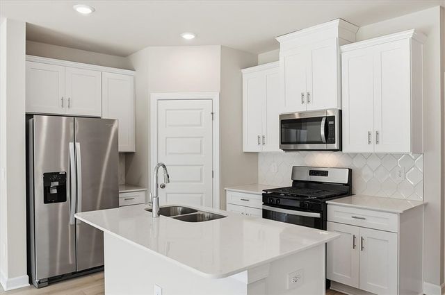 430 Blissful Court, Taylors, SC 29687