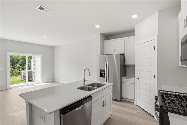 430 Blissful Court, Taylors, SC 29687