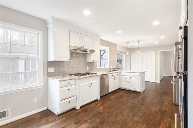 1050 Lakemont Trace, Roswell, GA 30075