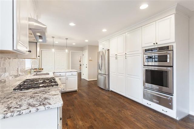 1050 Lakemont Trace, Roswell, GA 30075