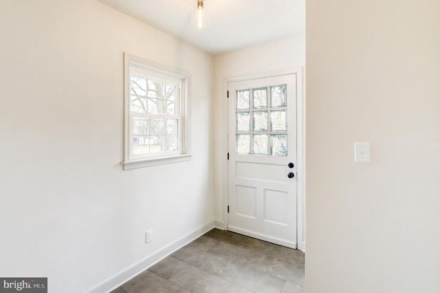 2333 LOUCKS RD, York, PA 17408