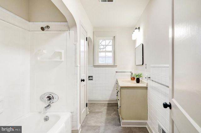 2333 LOUCKS RD, York, PA 17408