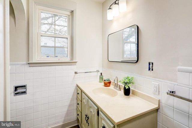 2333 LOUCKS RD, York, PA 17408