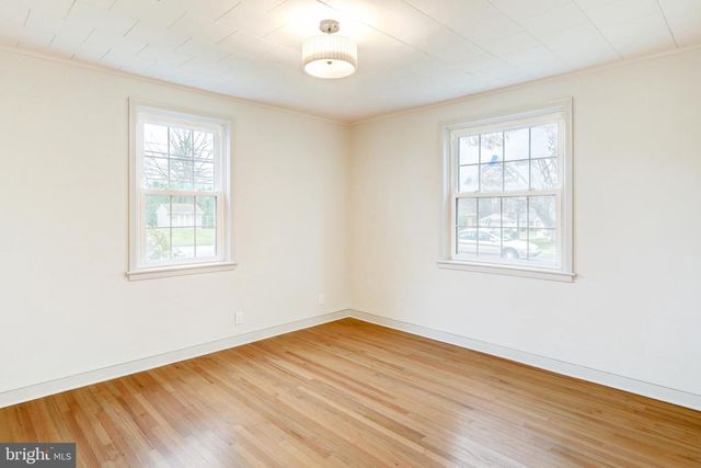 2333 LOUCKS RD, York, PA 17408