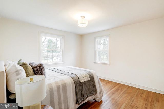 2333 LOUCKS RD, York, PA 17408